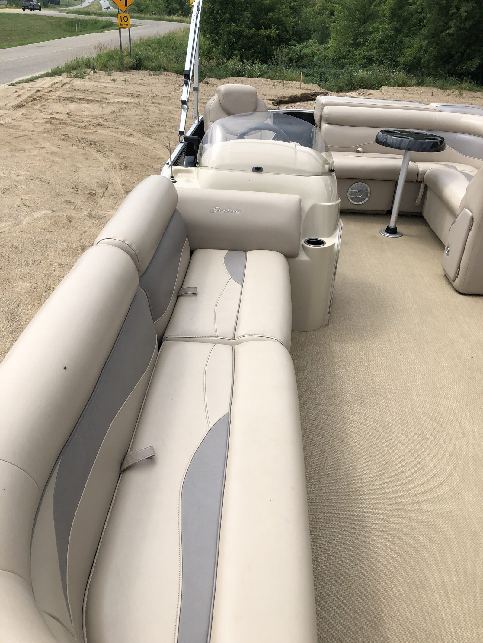 Sweetwater Leisure Pontoon 2